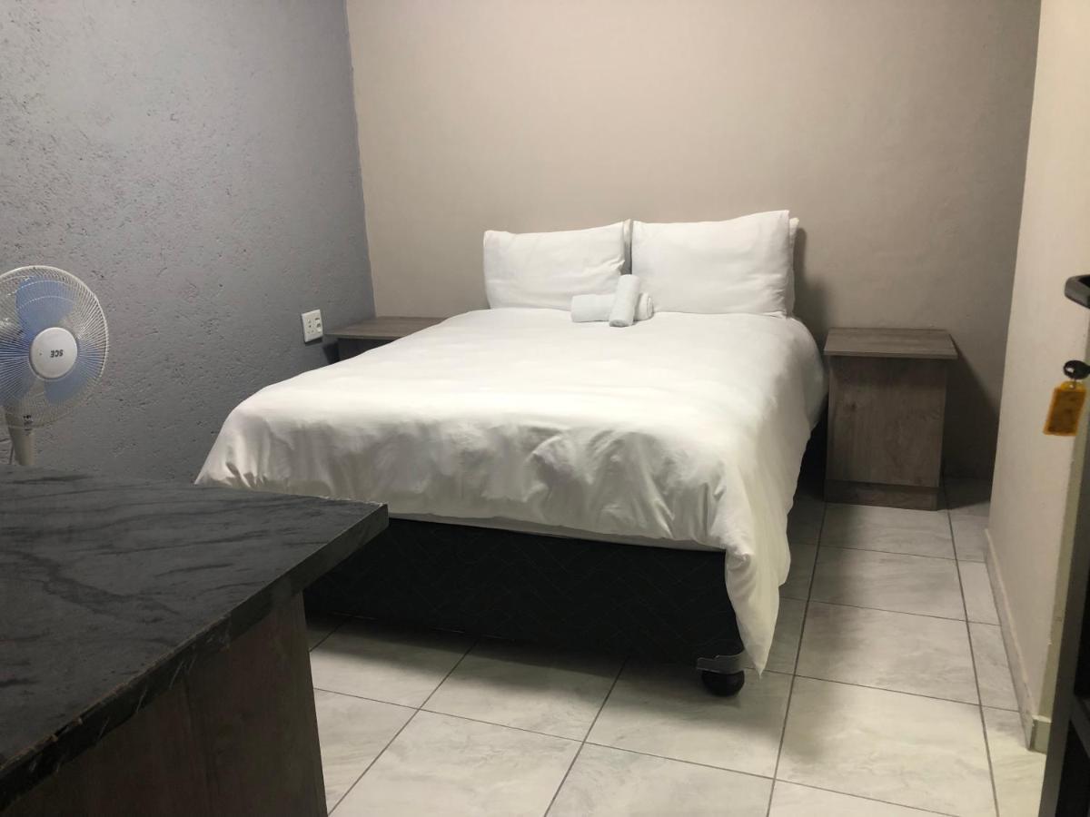 The Nest Overnight And Accommodation Usakos Bagian luar foto