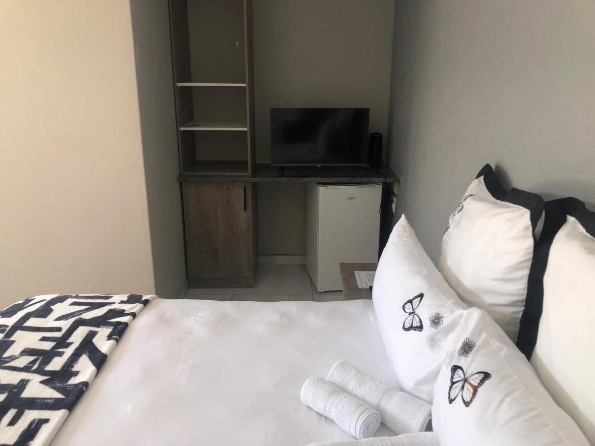 The Nest Overnight And Accommodation Usakos Bagian luar foto