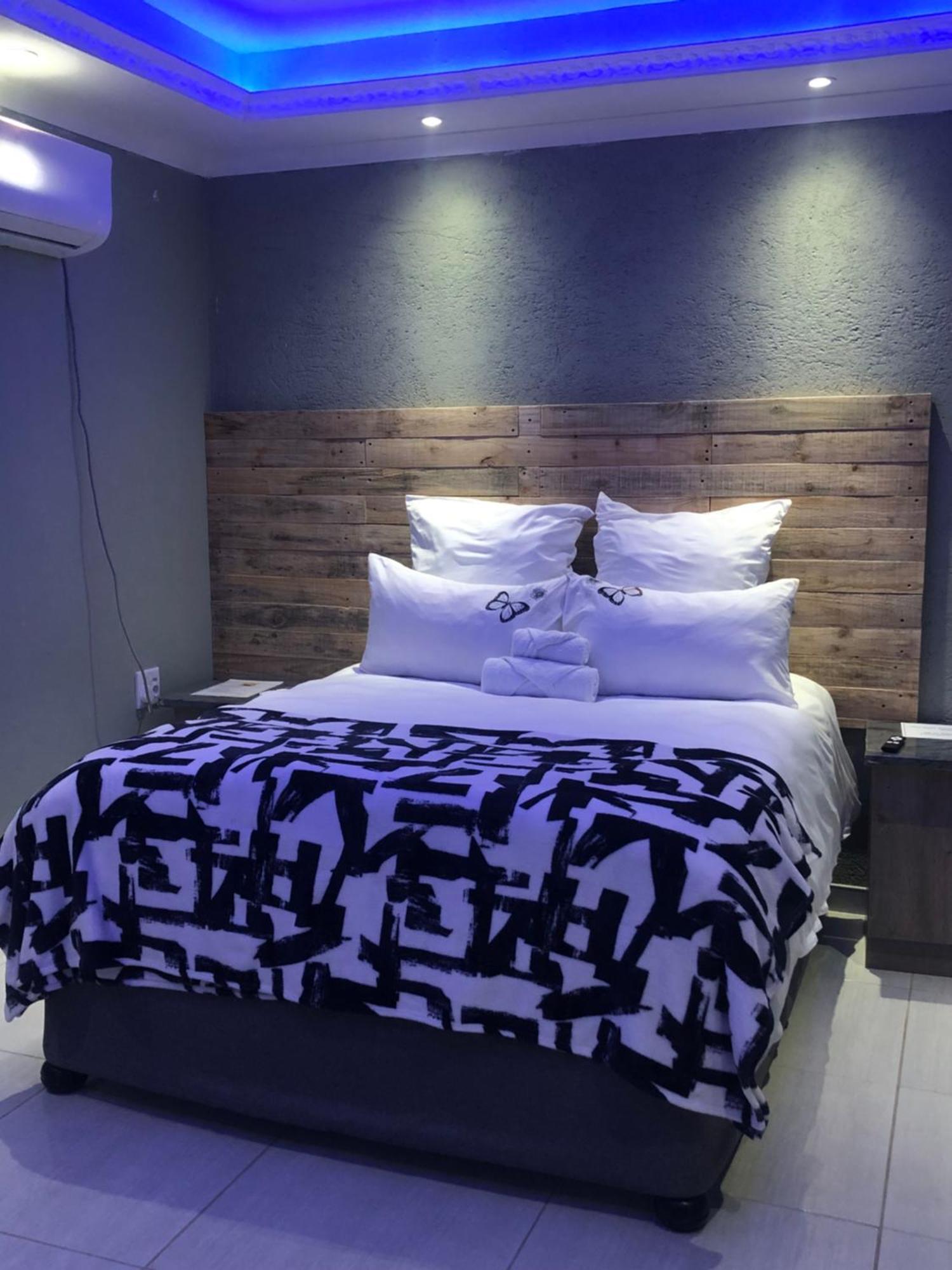 The Nest Overnight And Accommodation Usakos Bagian luar foto